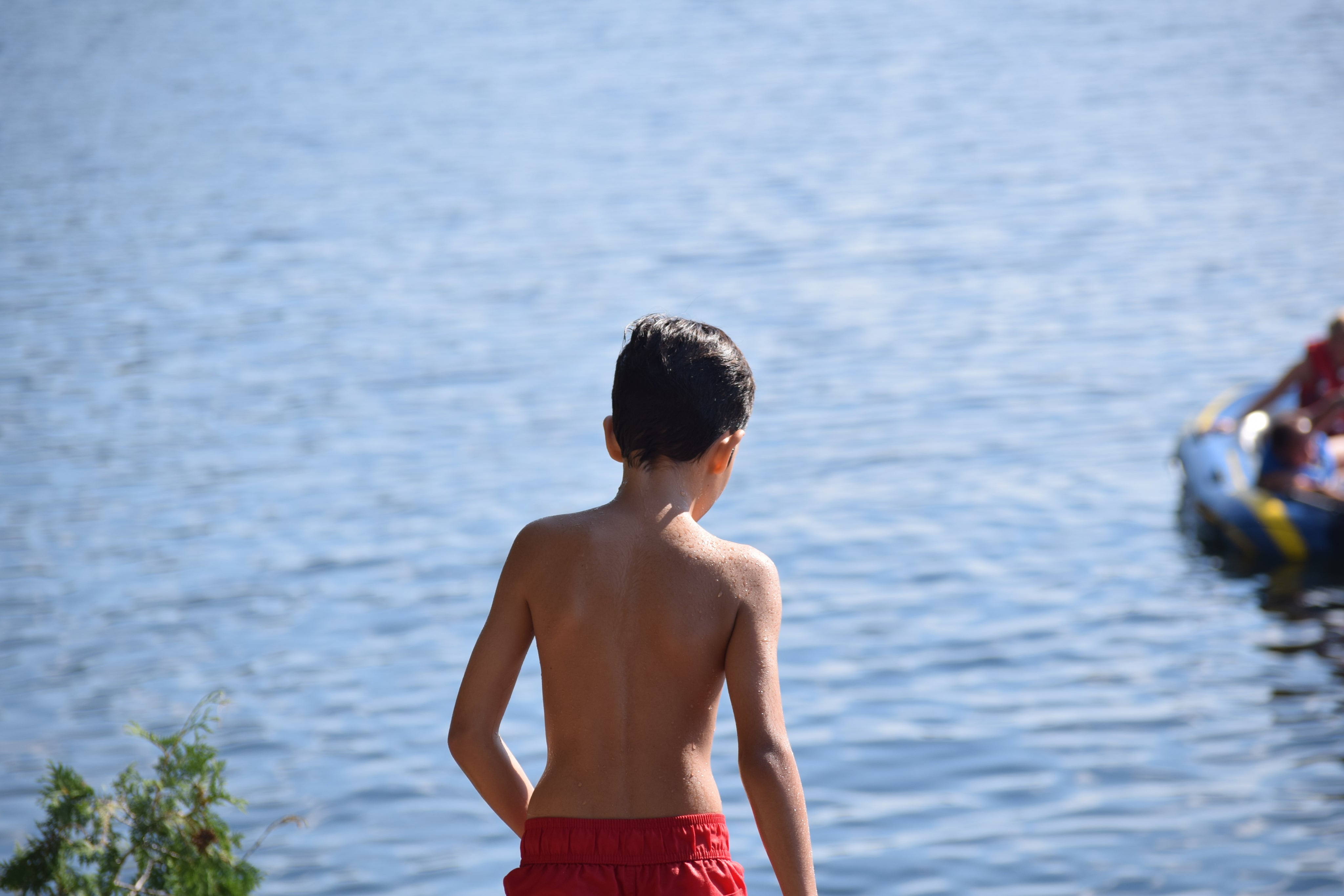 files/child-playing-near-lake.jpg
